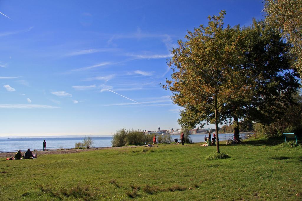 Lakeside Smoker-Apartment Friedrichshafen Eksteriør bilde