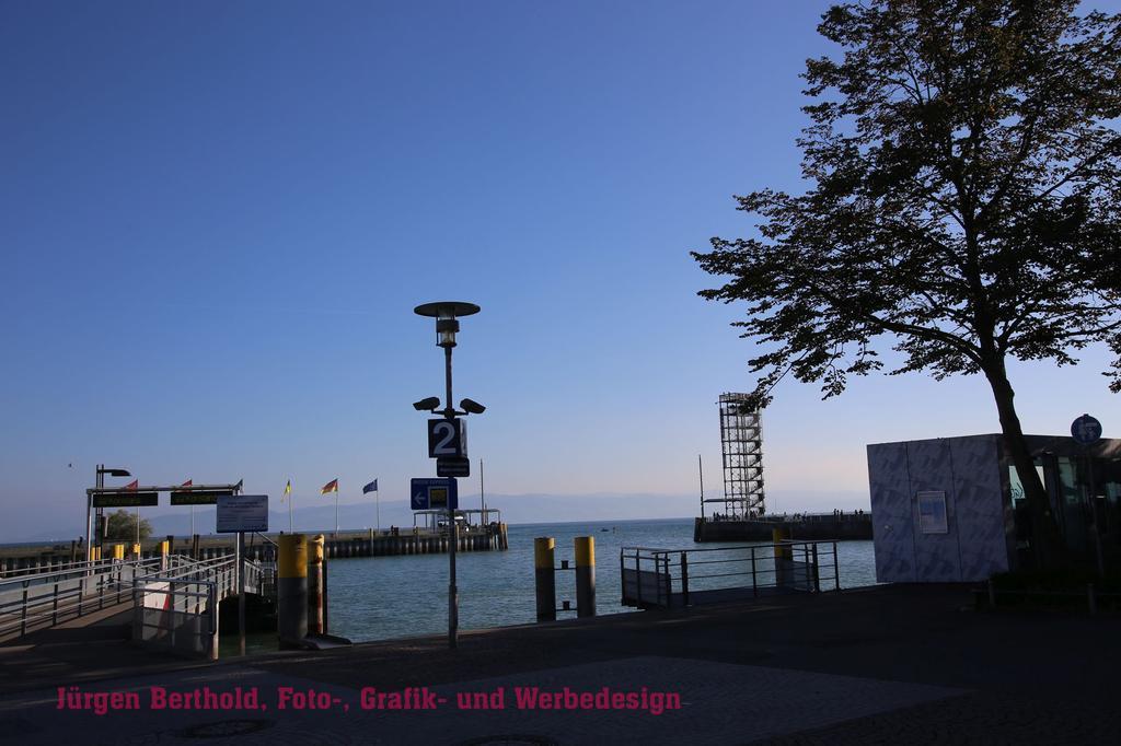 Lakeside Smoker-Apartment Friedrichshafen Eksteriør bilde